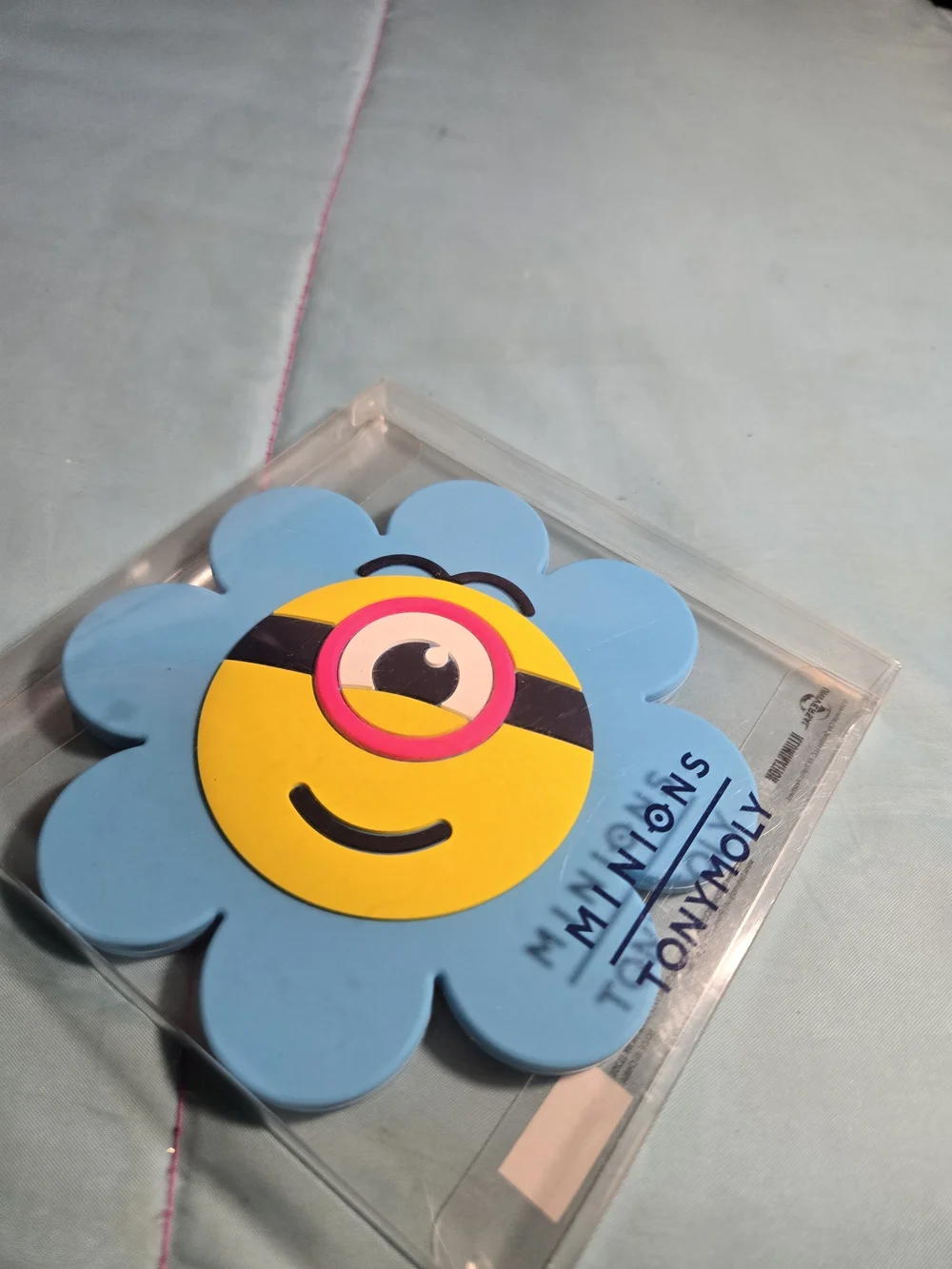 TonyMoly Tony Moly Minions Collection Bello Beautiful Flower Mirror Brand New